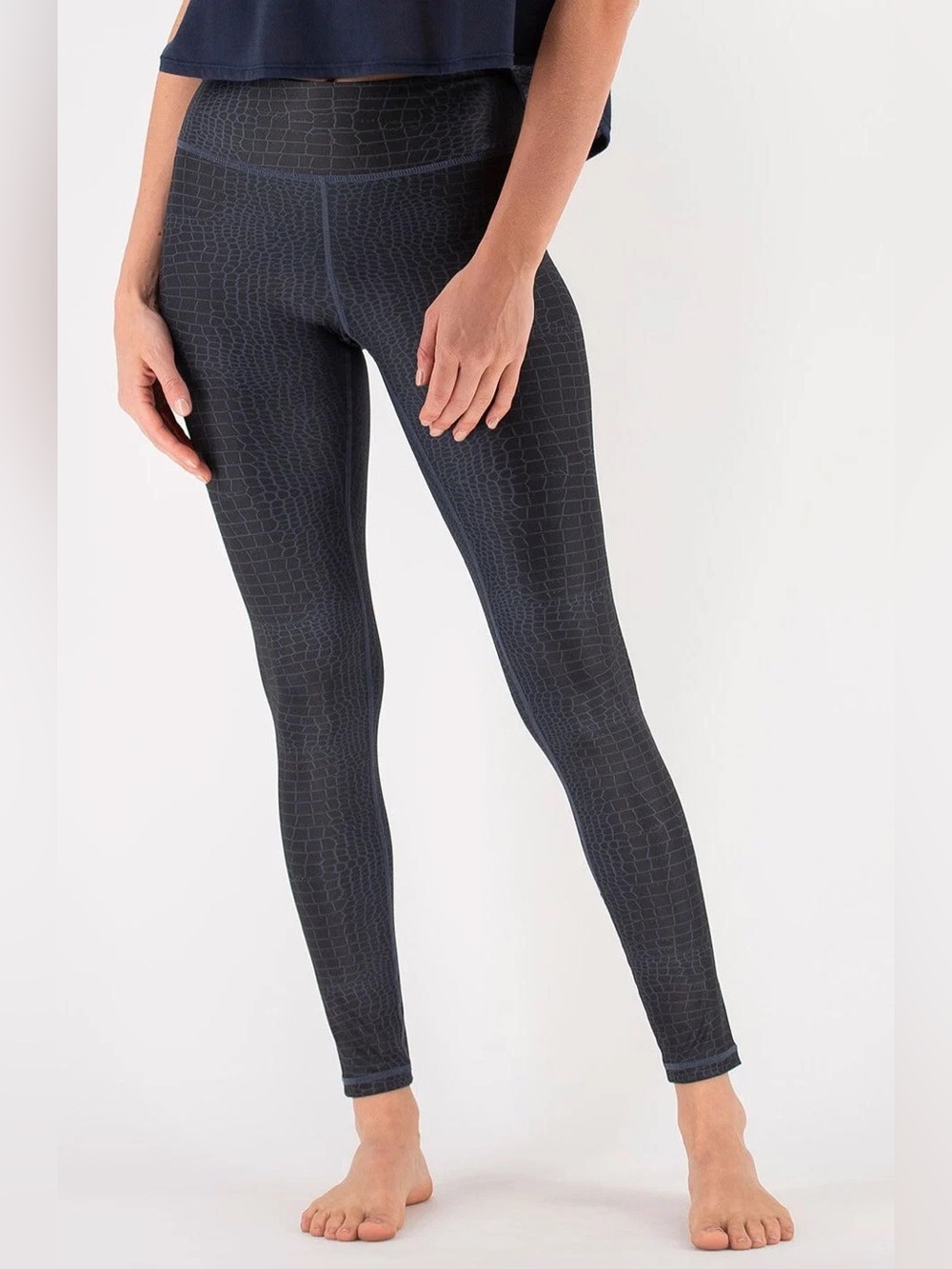 NWOT Alpha Prime Nile Leggings